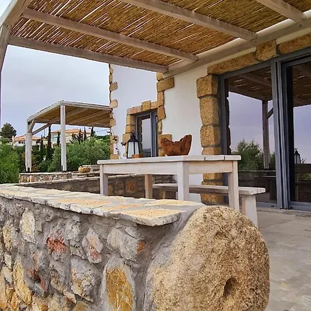 וילה Stone House, Newly Built By The Sea Koróni