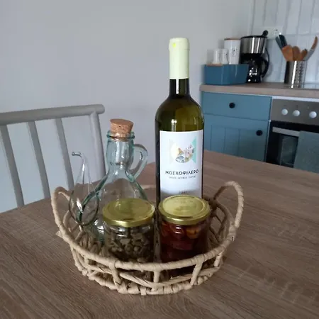 Stone House, Fully Equipped By The Sea