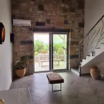 Stone House, Fully Equipped By The Sea