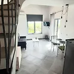 Stone House, Fully Equipped By The Sea *
