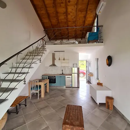 Stone House, Fully Equipped By The Sea Koróni