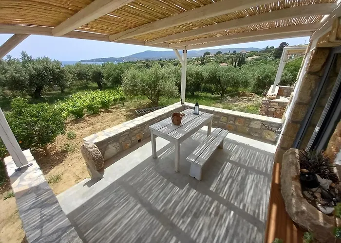 Stone House, Fully Equipped By The Sea