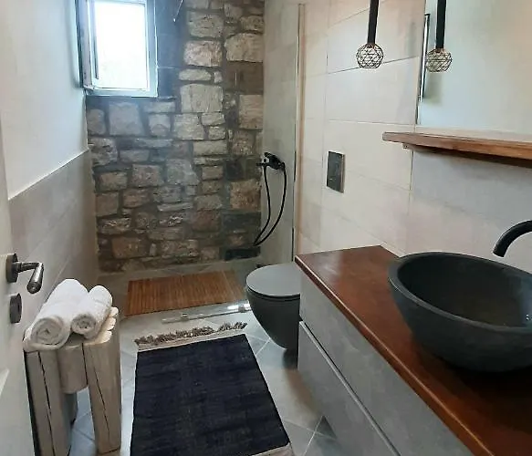 Stone House, Fully Equipped By The Sea Koróni