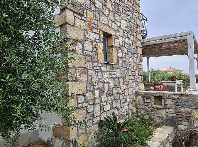 Stone House, Fully Equipped By The Sea