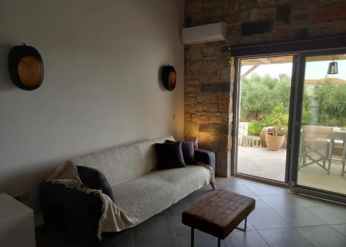 Stone House, Fully Equipped By The Sea Koróni